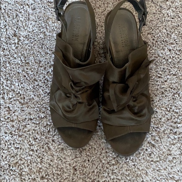 Kenneth Cole Heels - Picture 1 of 6